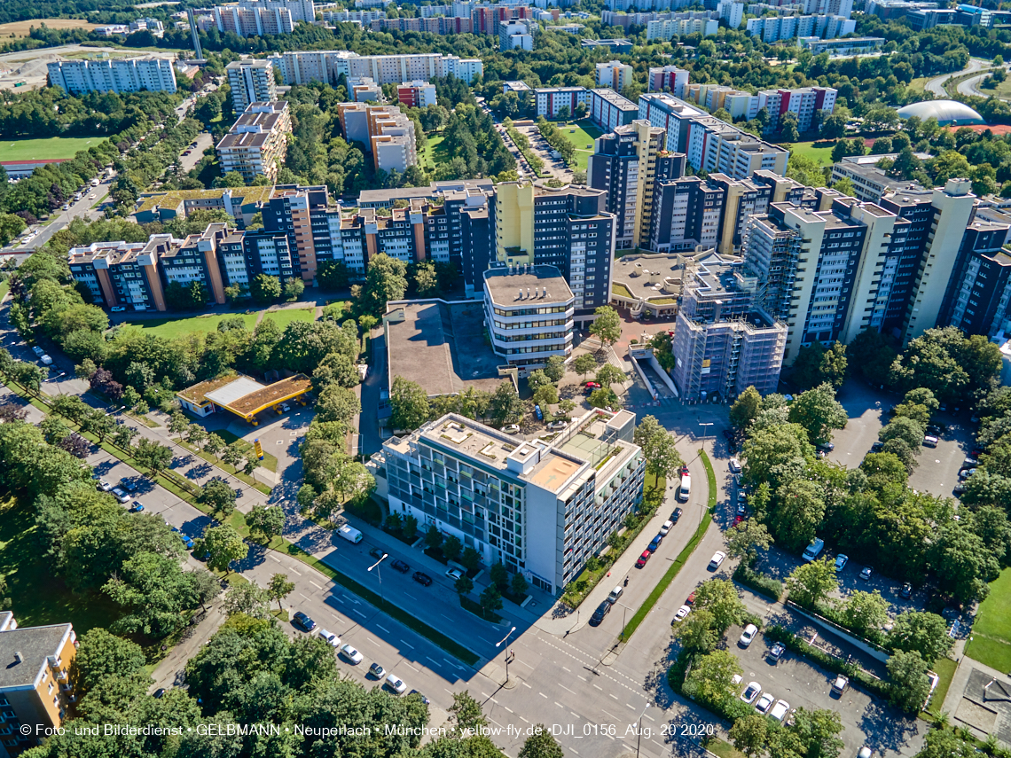 20.08.2020 - Marx-Zentrum - Wohnanlage KMR 52-62 und Studentenwohnheim in Neuperlach
